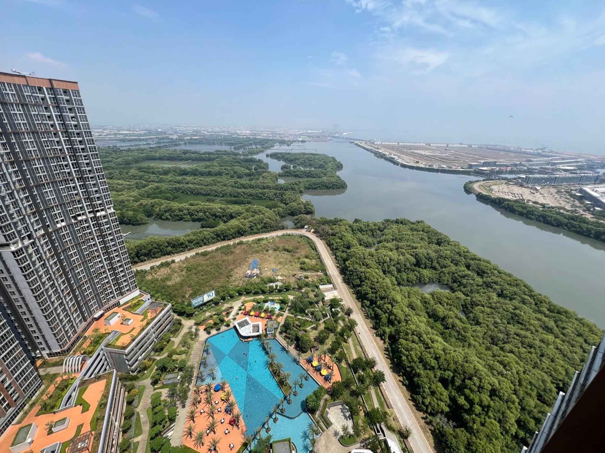 Gold Coast Pik Apartments By Host Jess Jakarta Exterior foto